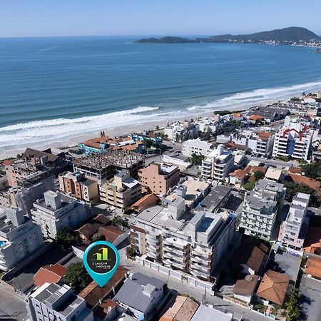 096C - Lindo sobrado 02 dormitórios para até 06 pessoas à poucos metros do Mar em Bombinhas Exterior foto